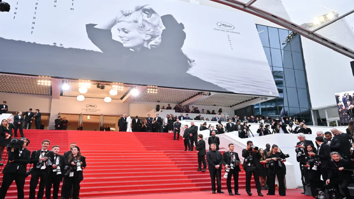 Cannes 2024: यूक्रेन की मॉडल ने कान फिल्म महोत्सव पर किया मुकदमा दायर, जानें वजह-Indianews