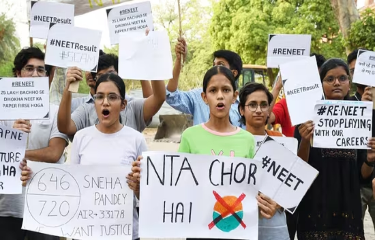 NEET-UG Controversy: क्या है NEET UG विवाद? जानें आखिर क्यों छात्र कर रहे हैं विरोध-Indianews