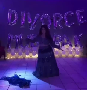 Pakistani Lady Divorce Party