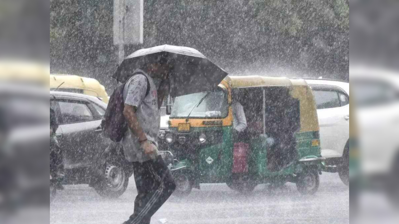 Weather Today: देश के कई हिस्सो में मंडरा रहा बाढ़ का खतरा, जानें देशभर में बारिश के हाल