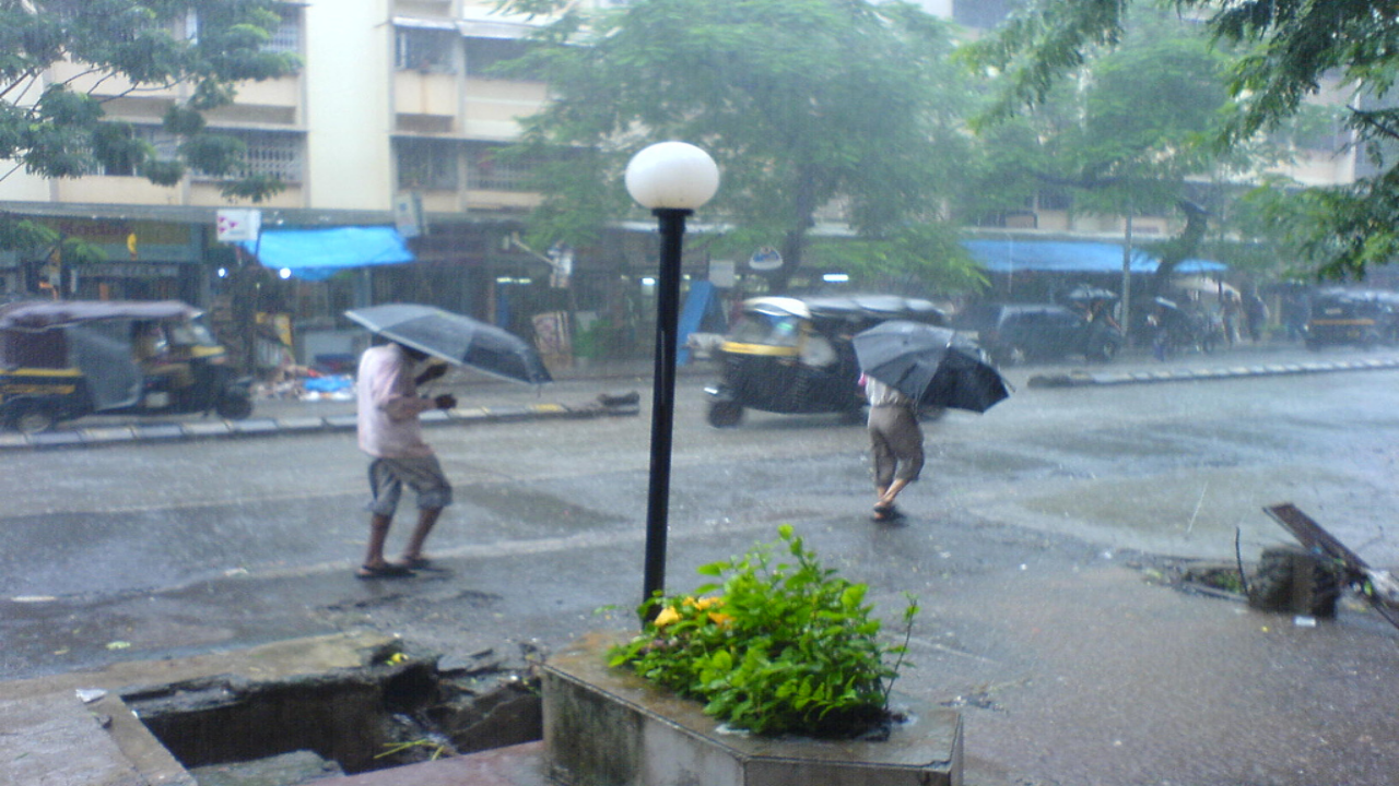 MP Weather: इन जिलों में ऑरेंज और येलो अलर्ट जारी, जानें मौसम विभाग का अपडेट