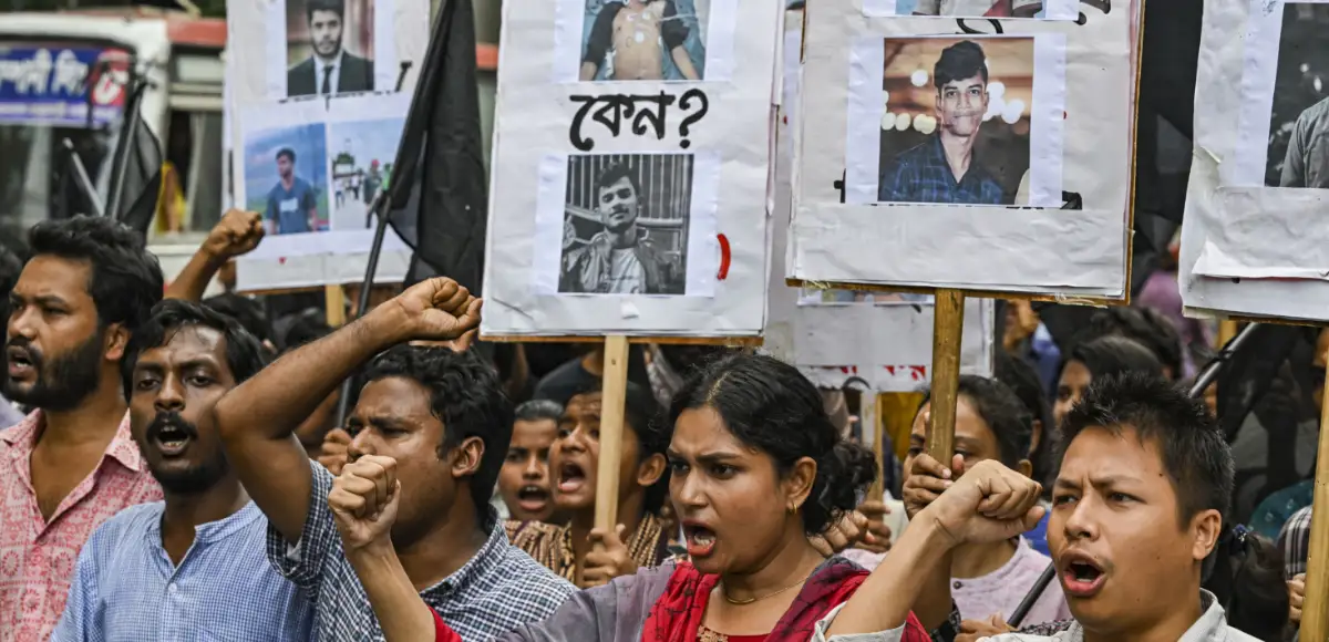 Bangladesh protest: बांग्लादेश में छात्रों का विरोध प्रदर्शन फिर से शुरू, भारत ने अपने नागरिकों से 