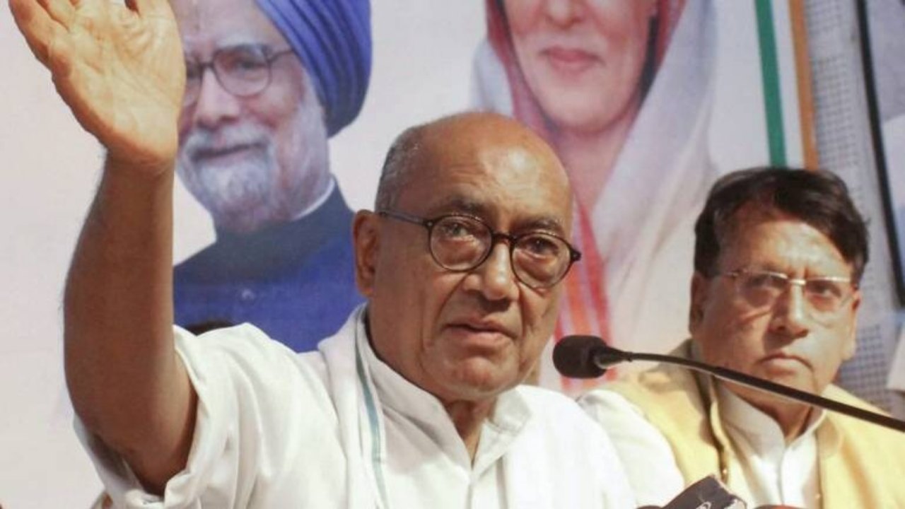 थाने पर पत्थर फेंकना सही… छतरपुर में बुलडोजर चलने पर Digvijaya Singh ने दिया बड़ा बयान