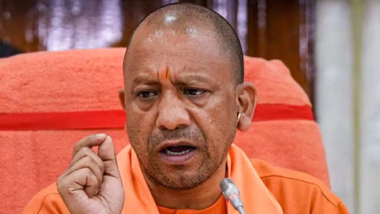 CM Yogi: आपदा से प्रभावित लोगों को योगी सरकार देगी 4 लाख का मुआवजा! किसानों के लिए भी कर दिया बड़ा ऐलान