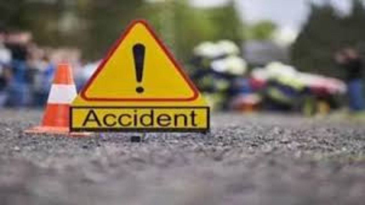 Chhattisgarh Road Accident: छत्तीसगढ़ में भीषण हादसा! शिक्षक दिवस पर नारियल लेने गए 1 छात्र की मौत 1 अन्य घायल