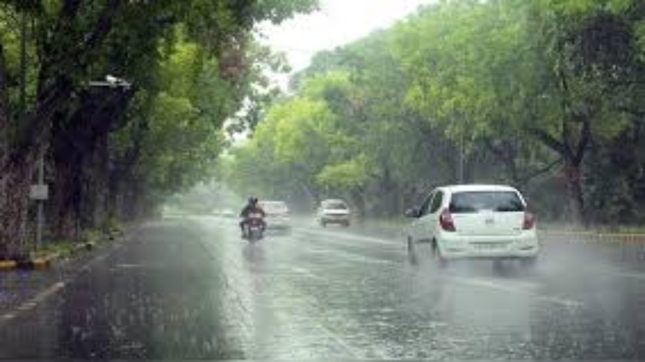 Chhattisgarh Weather: छत्तीसगढ़ में हो सकती है भारी बारिश, जानें मौसम का हाल