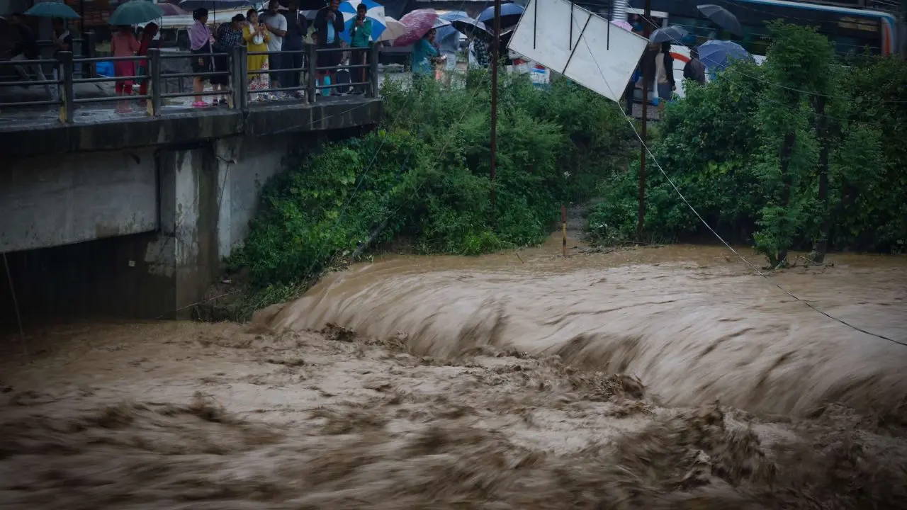 नेपाल में बारिश ने मचाई तबाही, भीषण बाढ़ से 59 लोगों की मौत, 44 लापता, जानें अब क्या हैं हालात?