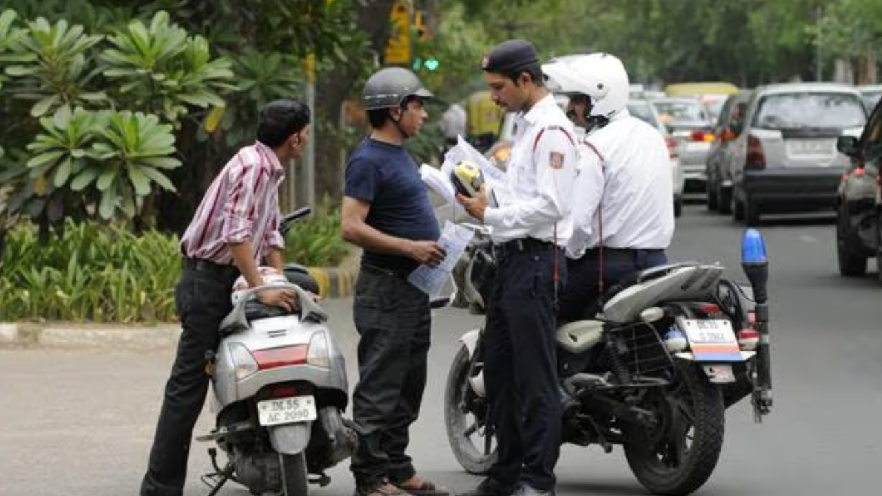 Traffic Challan News: चालान जितना ज्यादा इंश्योरेंस प्रीमियम उतना महंगा, दिल्ली के एलजी का बड़ा फैसला