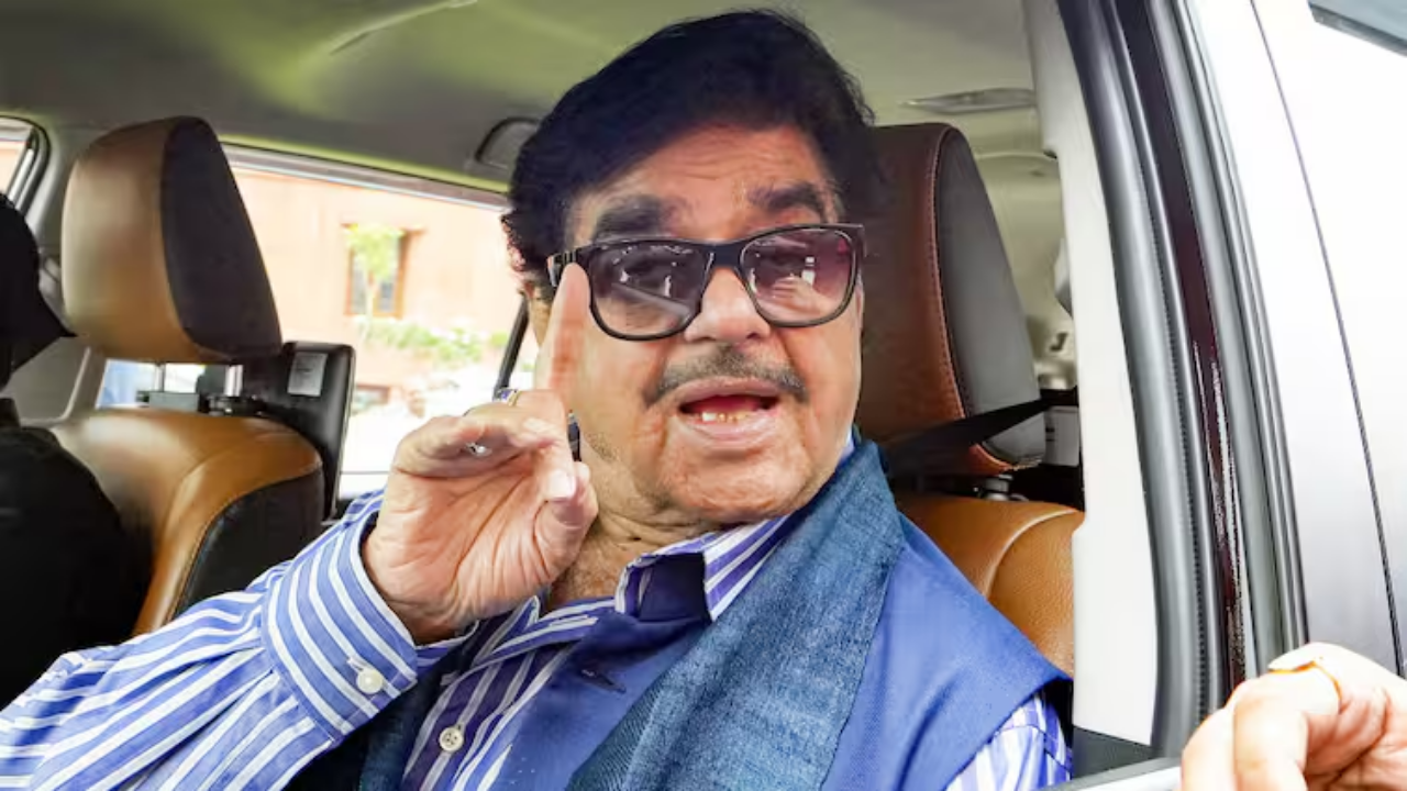 Shatrughan Sinha: बिहारी छात्रों का किया शत्रुघ्न सिन्हा ने समर्थन! सख्त कार्रवाई की मांग