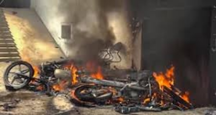 Bahraich Violence: बहराइच हिंसा से बिगड़े हालात, इंटरनेट बंद , पुलिस ने 30 से अधिक लोगो को किया गिरफ्तार