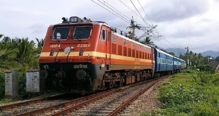 Railway News: दिवाली से पहले 15 और स्पेशल ट्रेनों की घोषणा, मुरादाबाद केवाईसी में नंबर एक