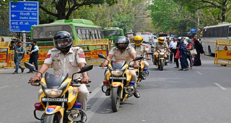 Delhi News: कनॉट प्लेस के पालिका बाजार में मिला चाइनीज जैमर, टेलीकॉम विभाग हुआ अलर्ट