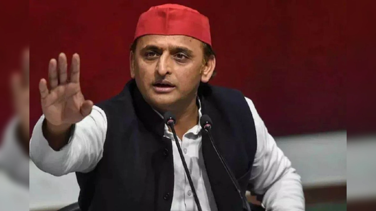 Akhilesh Yadav: अखिलेश यादव का बड़ा दावा, कहा- 'मुख्यमंत्री को लगेगा पाप…'