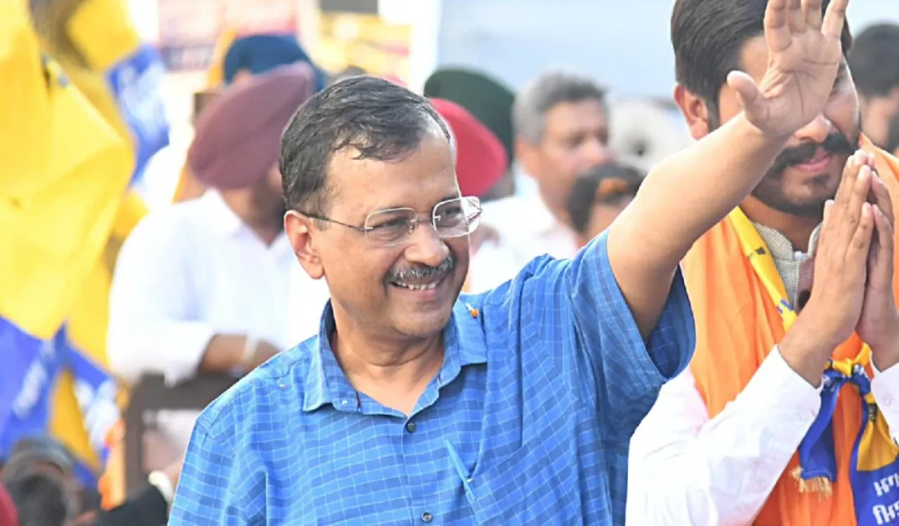 Arvind Kejriwal: पदयात्रा के दौरान हुए हमले पर केजरीवाल ने दी प्रतिक्रिया, बोले- 'इन्होंने मुझे मारने के लिए गुंडे भेजे, हिम्मत है तो…'