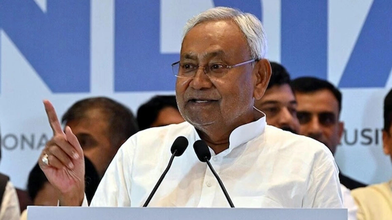 Bihar Flood: CM नीतीश का बड़ा ऐलान, बाढ़ पीड़ितों को दुर्गा पूजा से पहले मिलेंगे इतने रुपये