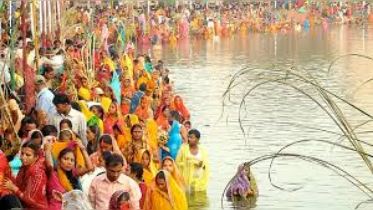 Chhath 2024: महापर्व छठ के लिए घाटों पर तमाम व्यवस्थाओं की तैयारी जारी, जानें डिटेल में