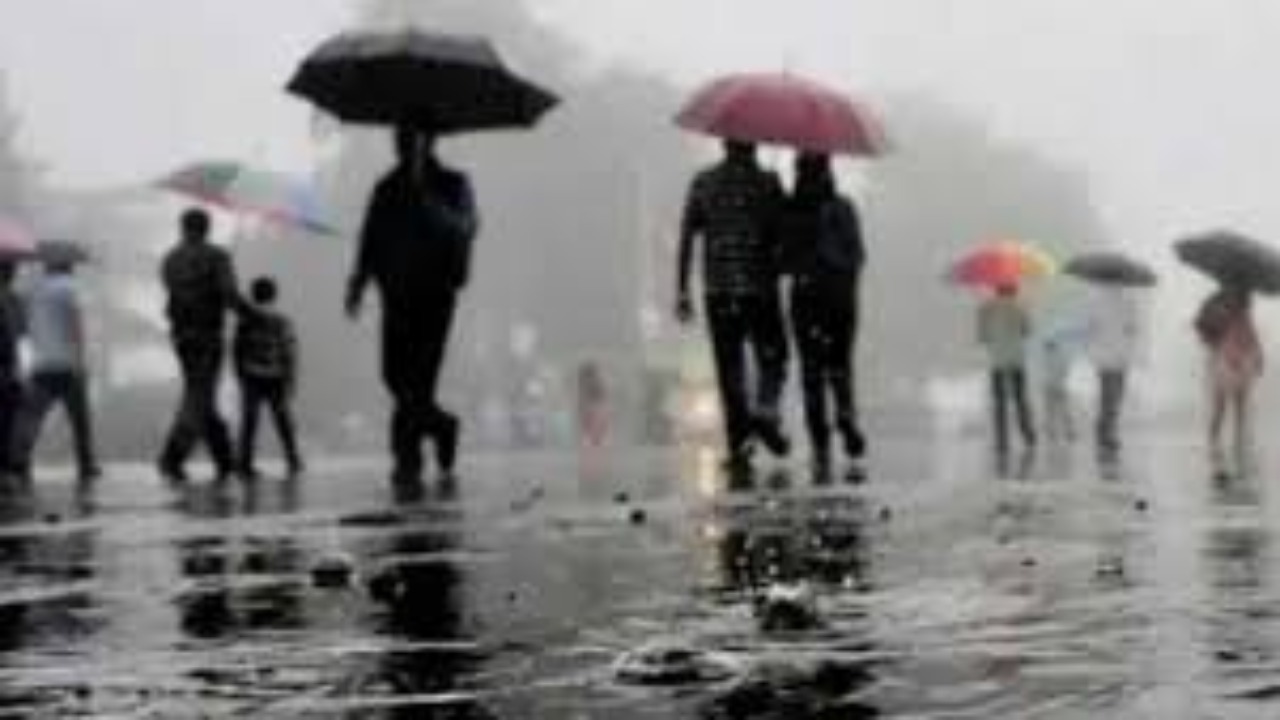 Uttarakhand Weather: उत्तराखंड में बदला मौसम, आंधी तूफान के साथ हुई बारिश से बढ़ी ठंड