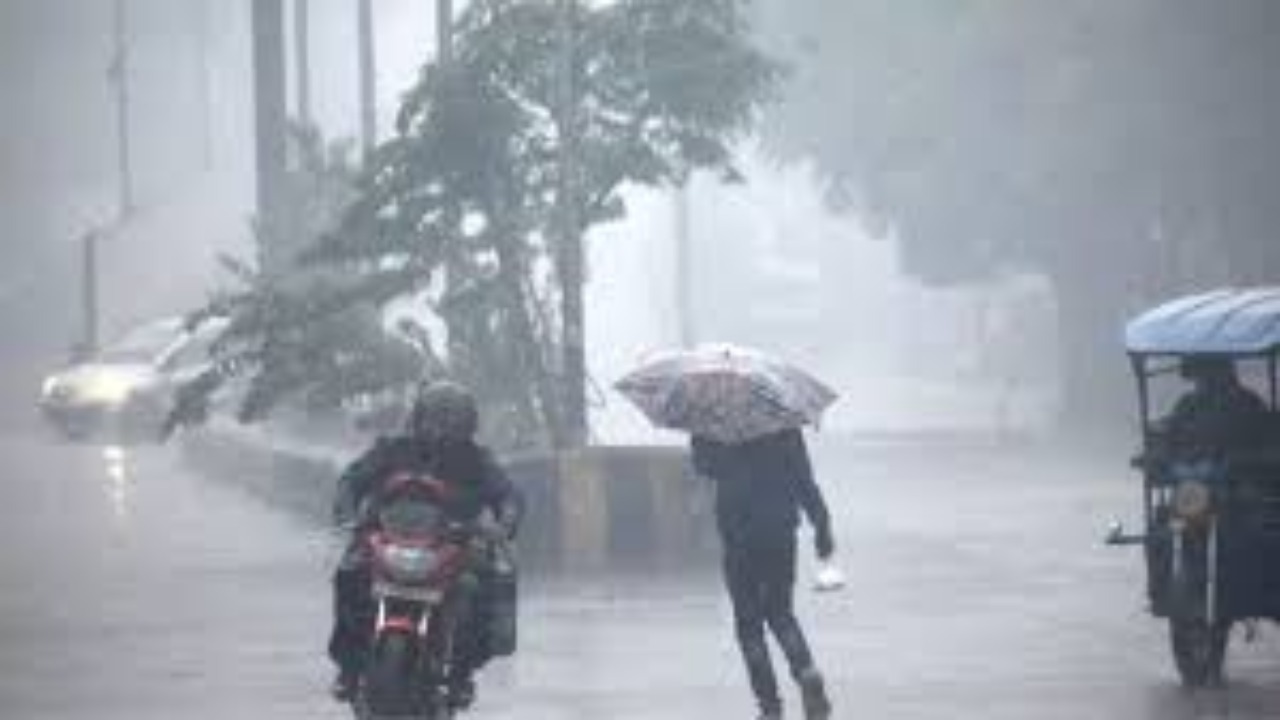 MP Weather: मध्य प्रदेश में जारी रह सकता है बारिश! कई जिलों में बारिश से बढ़ी ठंड