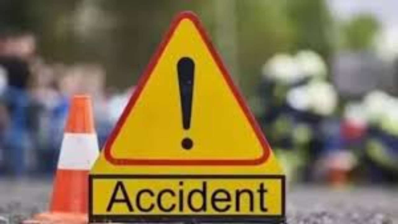 Bihar Road Accident: बिहार में बेकाबू हुआ ट्रक, ई रिक्शा में सवार 2 की मौत 6 घायल