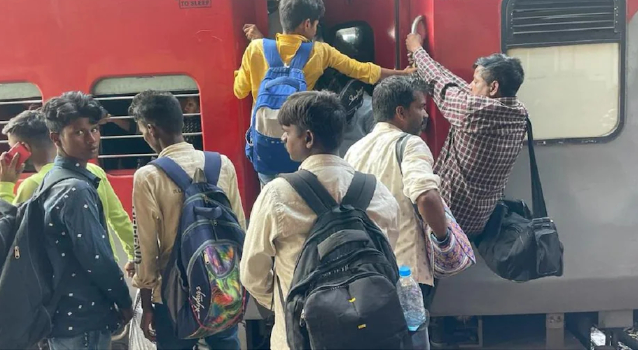 Delhi Railway Station: दिवाली और छठ पर नहीं होगी भीड़, रेलवे स्टेशन पर यात्रियों के लिए खास इंतजाम