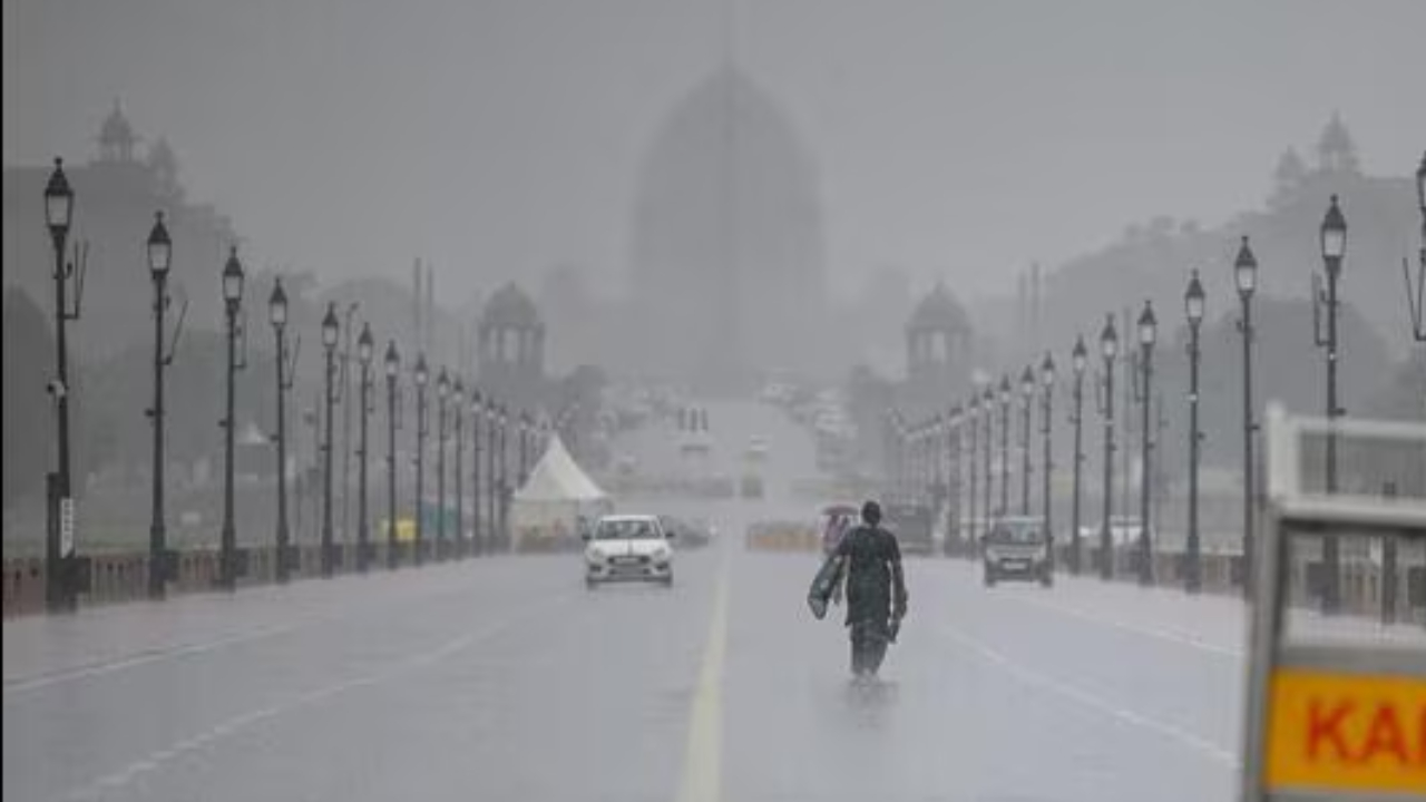 Delhi Weather Today: दिल्ली-एनसीआर में कब बढ़ेगी ठंड? नवंबर से शुरू होगा गुलाबी मौसम