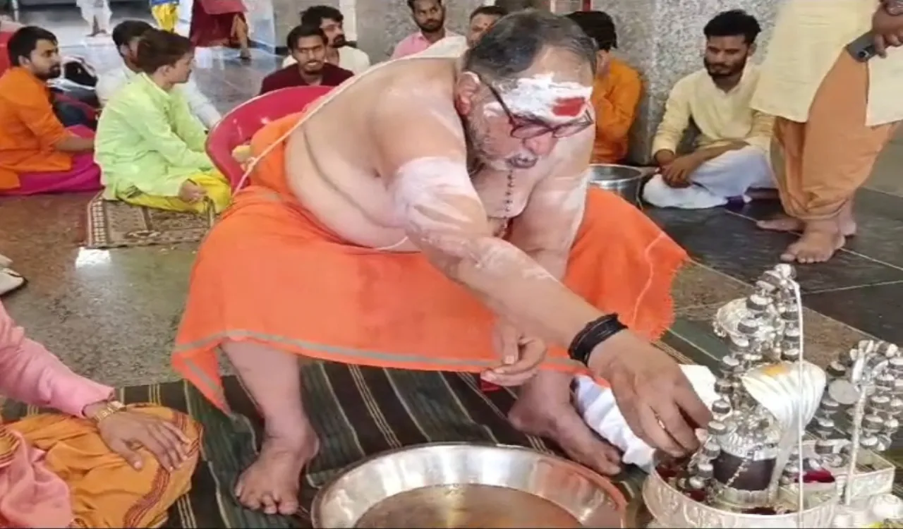 Govinda Bullet Injury: गोविंदा की सलामती के लिए महाकाल मंदिर में हुआ महामृत्युंजय जाप, पुरोहित मिलने भी जाएंगे