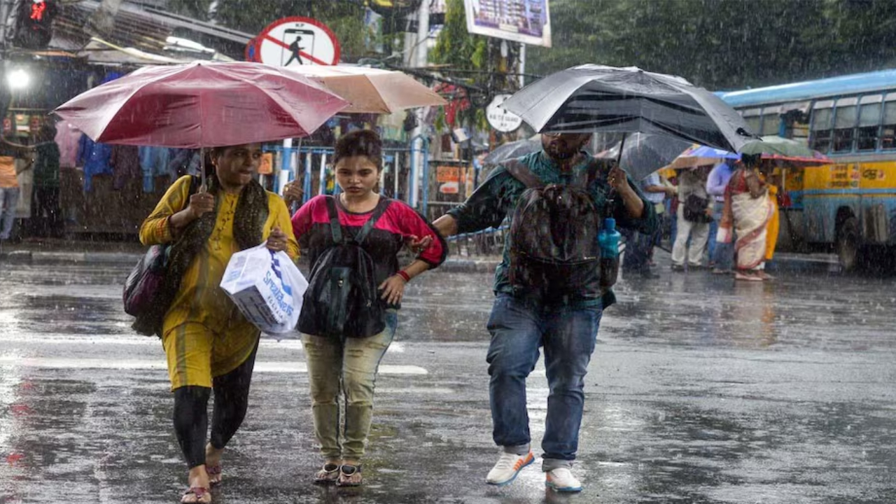 MP Weather Forecast: एमपी में बदला मौसम का मिजाज, बारिश और ओलावृष्टि की संभावना बढ़ी