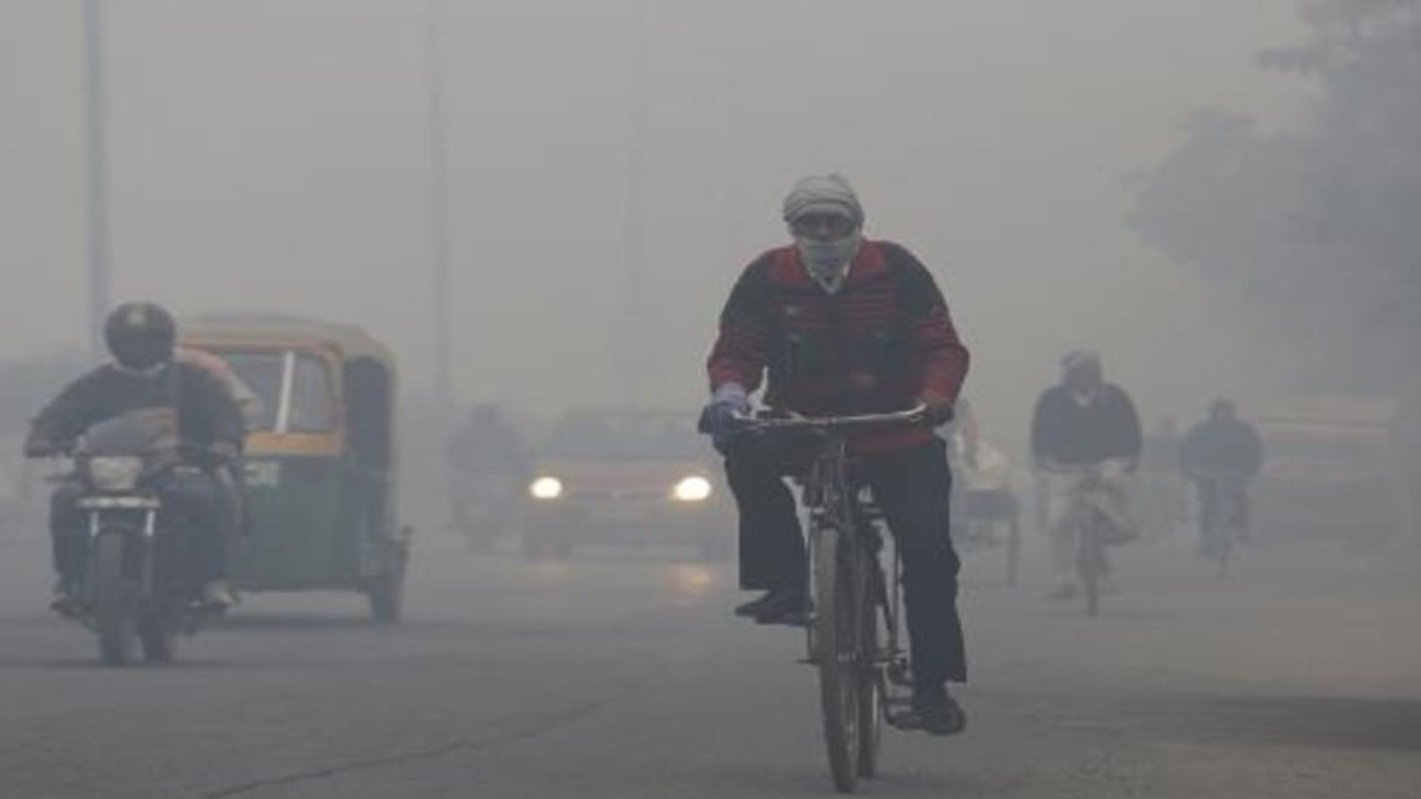 MP Weather Update: मध्य प्रदेश में ठंड की दस्तक, बारिश के बीच तापमान में गिरावट