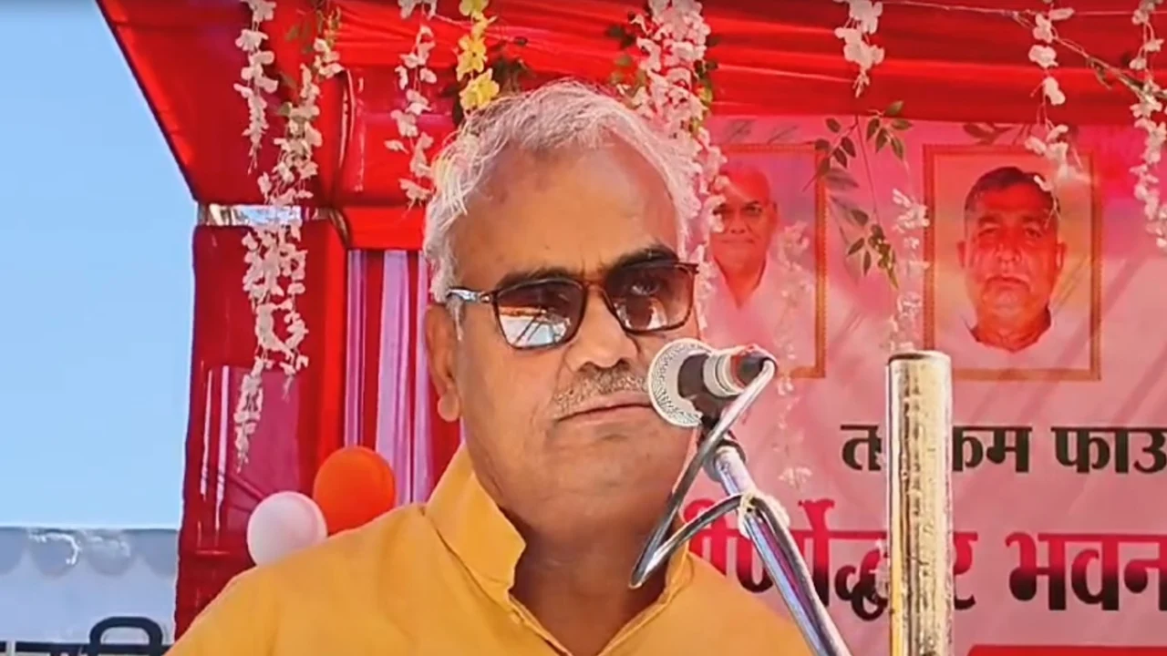 Rajasthan News: राजस्थान के शिक्षा मंत्री का महिला टीचर्स के कपड़ो पर विवादित बयान, जानिए क्या कहा?