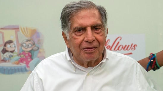 Ratan Tata की हालत हुई गंभीर, ICU में करवाया भर्ती