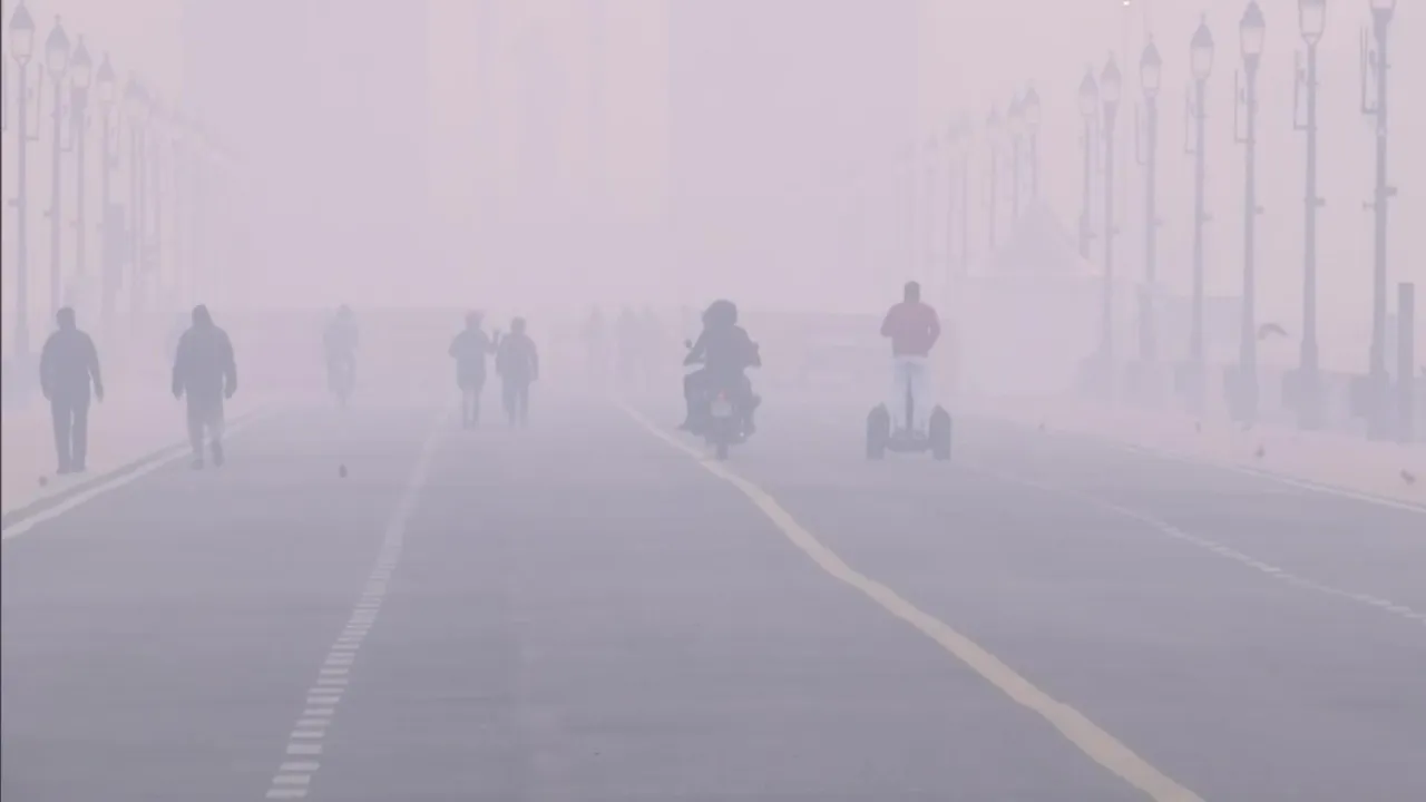 Weather Update: दिल्लीवालों आ गया कंबल-रजाई निकालने का वक्त! बस कुछ दिन बाद शुरू होगी कड़ाके की ठंड, IMD ने जारी किया अर्लट