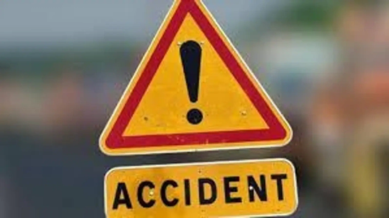 West Champaran Accident: भीषण सड़क हादसा! 4 लोगों की दर्दनाक मौत, जानें पूरा मामला