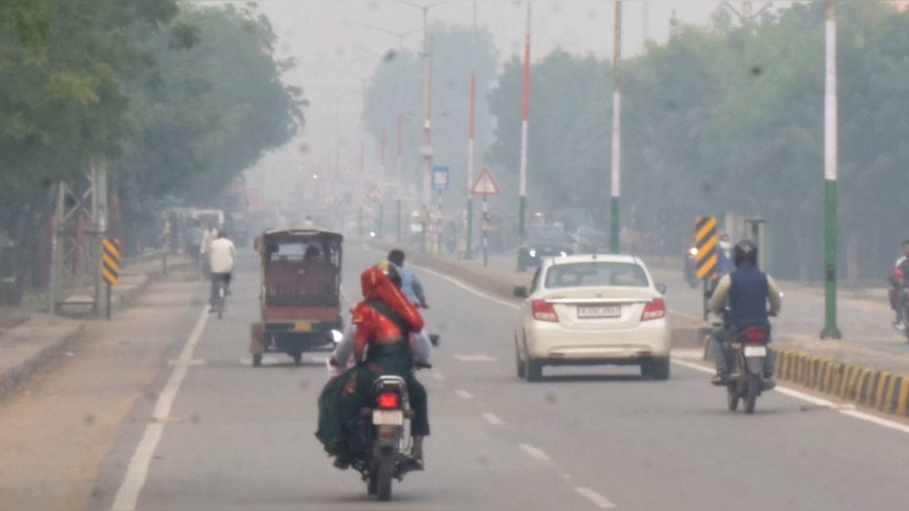 Rajasthan Weather: गुलाबी नगरी में मौसम होने लगा ठंडा, इस दिन से शुरू होगी कड़ाके की सर्दी