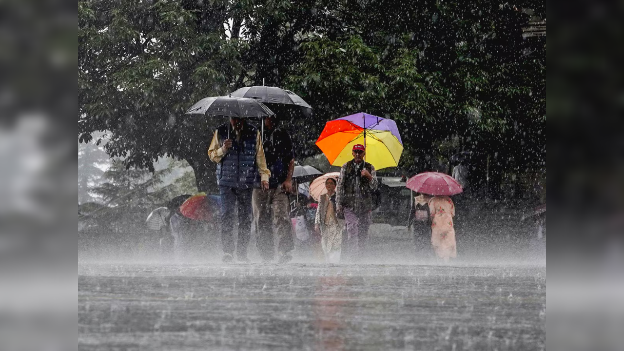 Himachal Weather:  हिमाचल के इन हिस्सों में हल्की बारिश की संभावना, जानें मौसम विभाग की नई भविष्यवाणी