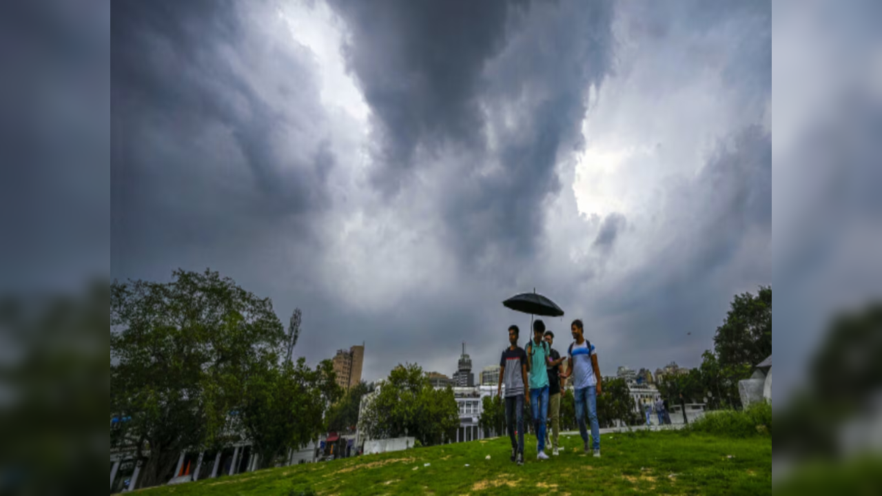 Rajasthan Weather:  राजस्थान में बारिश की आवाजाही से तापमान में उतार-चढ़ाव ,  जानें आज के मौसम का हाल