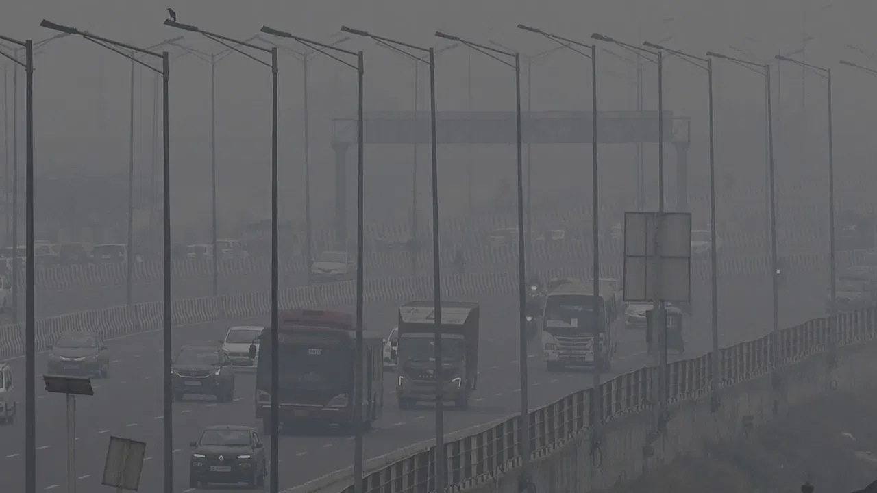 Air Pollution:  प्रदूषण में मौजूद पीएम 2.5 क्या होता है,  जानें ये सेहत के लिए कैसे है जानलेवा