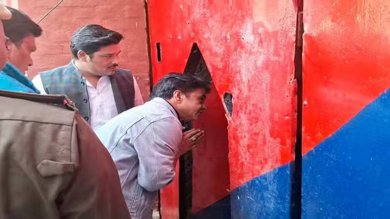 अभिनेता राजपाल यादव बदायूं पहुंचे, पूर्व विधायक योगेंद्र सागर से की मुलाकात