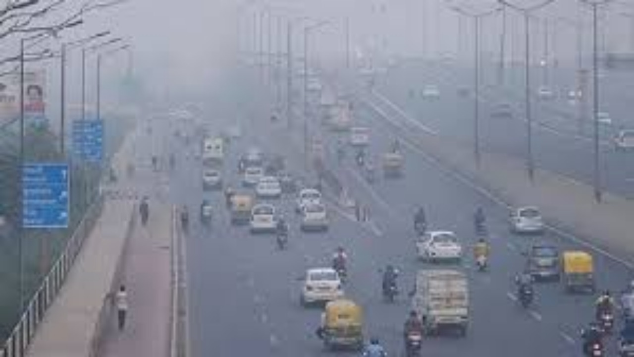 Delhi Air Pollution: दिल्ली की हवा हुई और जहरीली, AQI 400 के पार