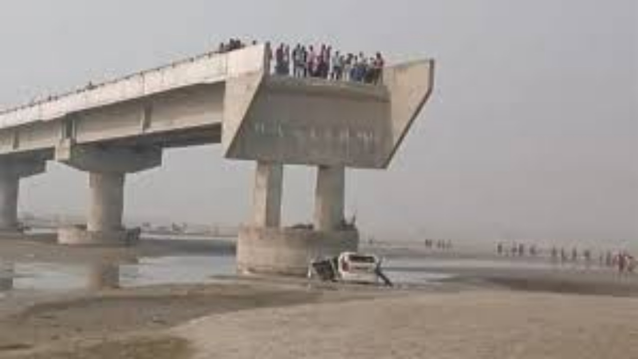 Bareilly Bridge Accident: PWD के 4 इंजीनियरों पर मुकदमा, गूगल मैप के क्षेत्रीय प्रबंधक भी आए लपेटे में