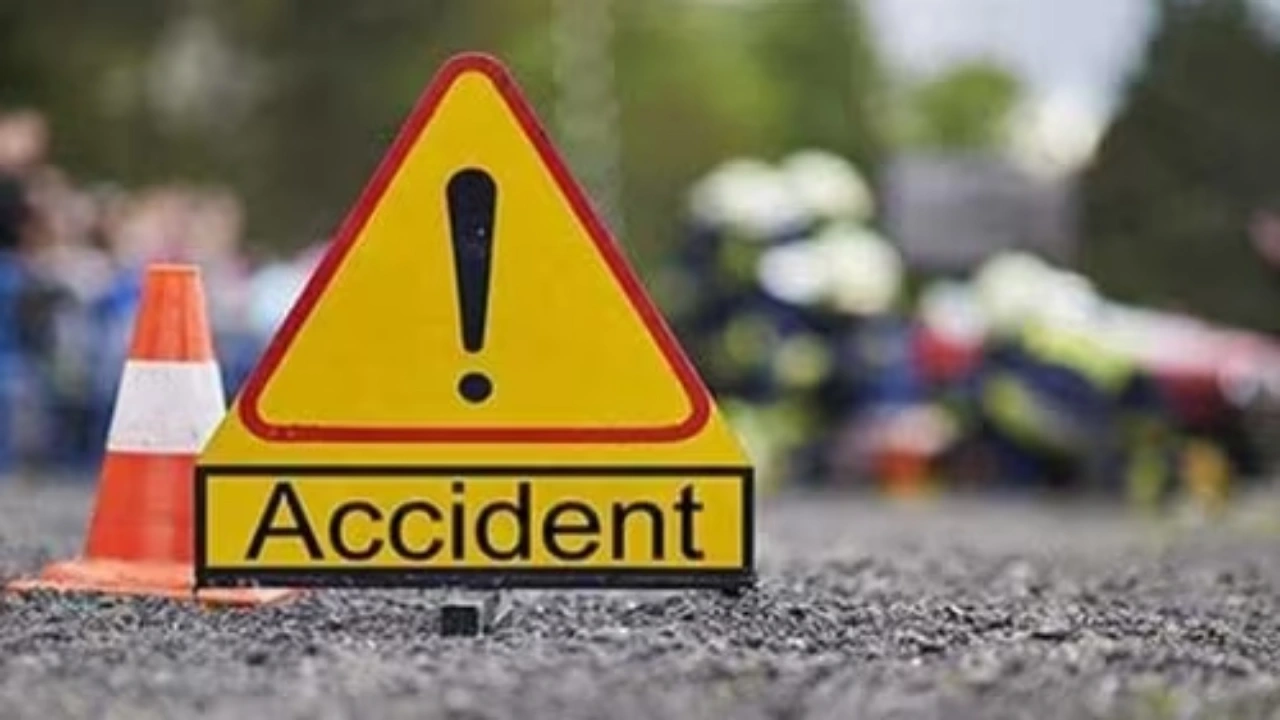 Bijnor Accident: जानवर को बचाने के फेर में बड़ा सड़क हादसा! 3 दोस्तों की मौत, 3 गंभीर