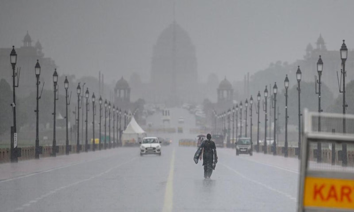 Delhi Weather Update: दिल्ली में स्मॉग का कहर, तापमान में मामूली गिरावट