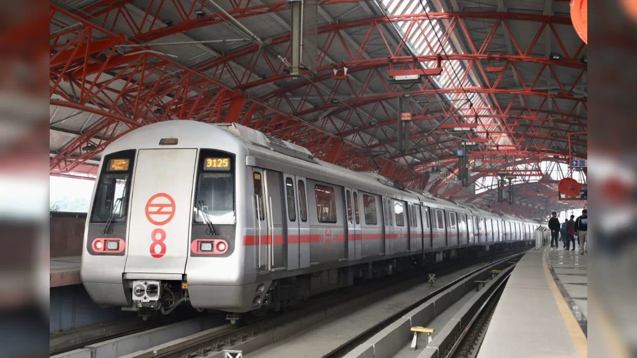 दिल्ली में बढ़ते प्रदूषण के बीच DMRC का बड़ा फैसला, 60 से अतिरिक्त बढ़ाए गए फेरे