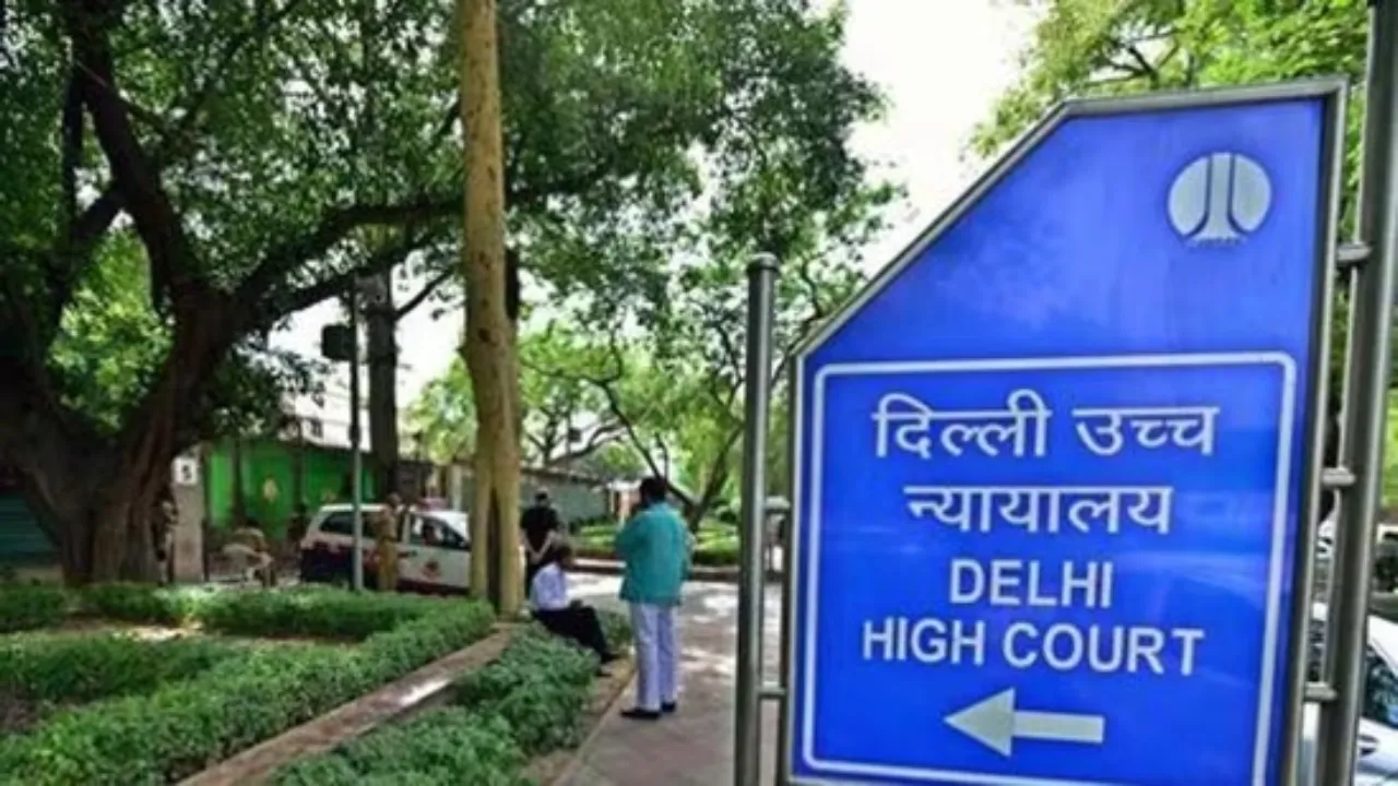 दिल्ली सरकार को HC का सख्त निर्देश, ‘बम धमकियों से निपटने के लिए…’