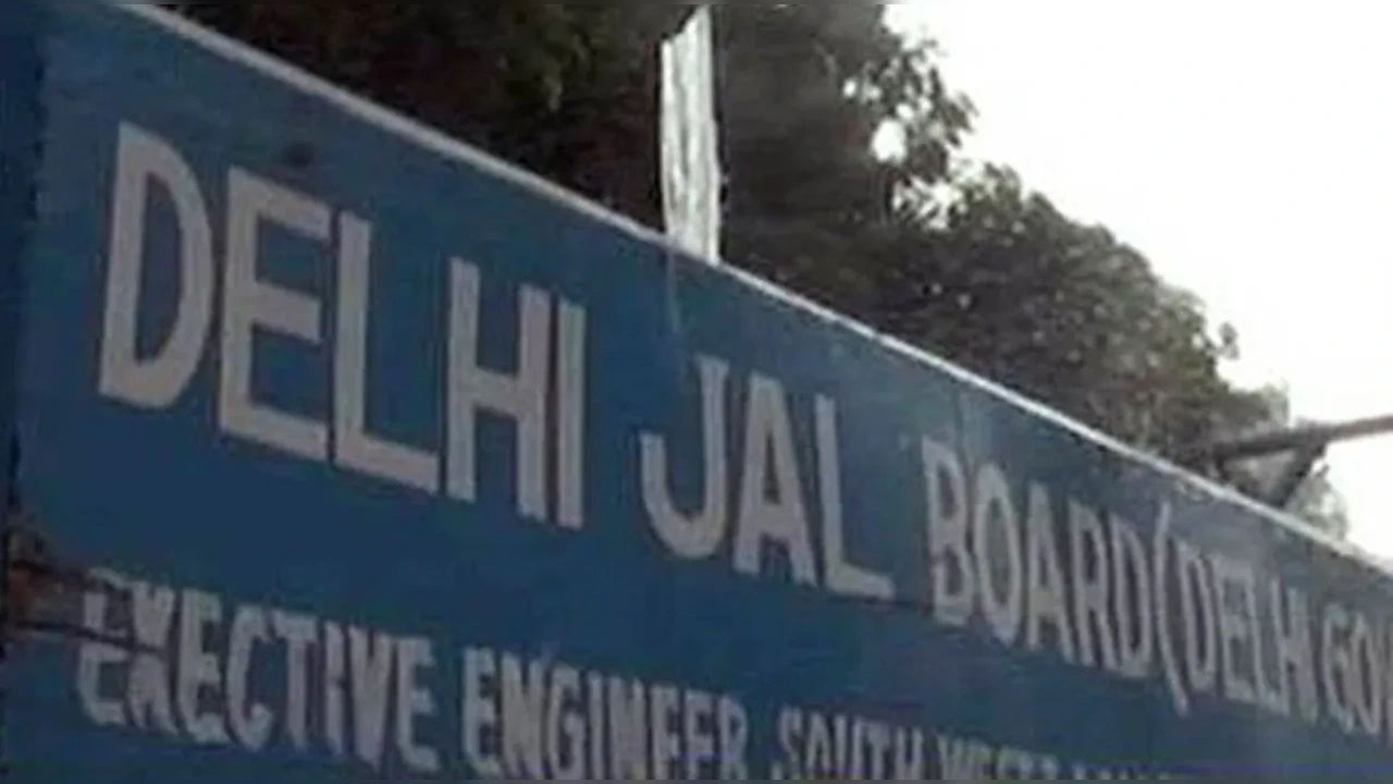 Delhi Jal Board: यमुना प्रदूषण पर एनजीटी की सख्ती, दिल्ली जल बोर्ड और नगर निगम पर 50 करोड़ का जुर्माना