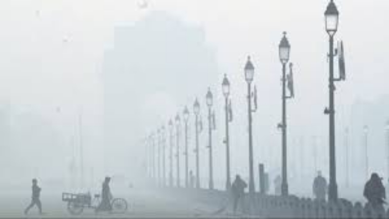 Delhi Weather Update: मौसम का बदलता मिजाज, ठंडी हवाओं से बढ़ेगी ठंडक