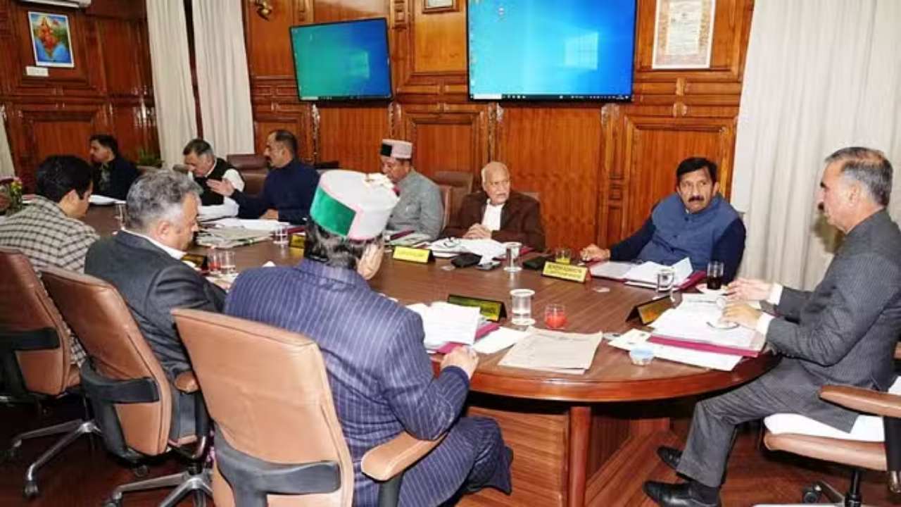 HP Cabinet Meeting: हिमाचल प्रदेश कैबिनेट के महत्वपूर्ण फैसले! शिक्षा, स्वास्थ्य, रोजगार और बागवानी क्षेत्र में उठाए गए कदम