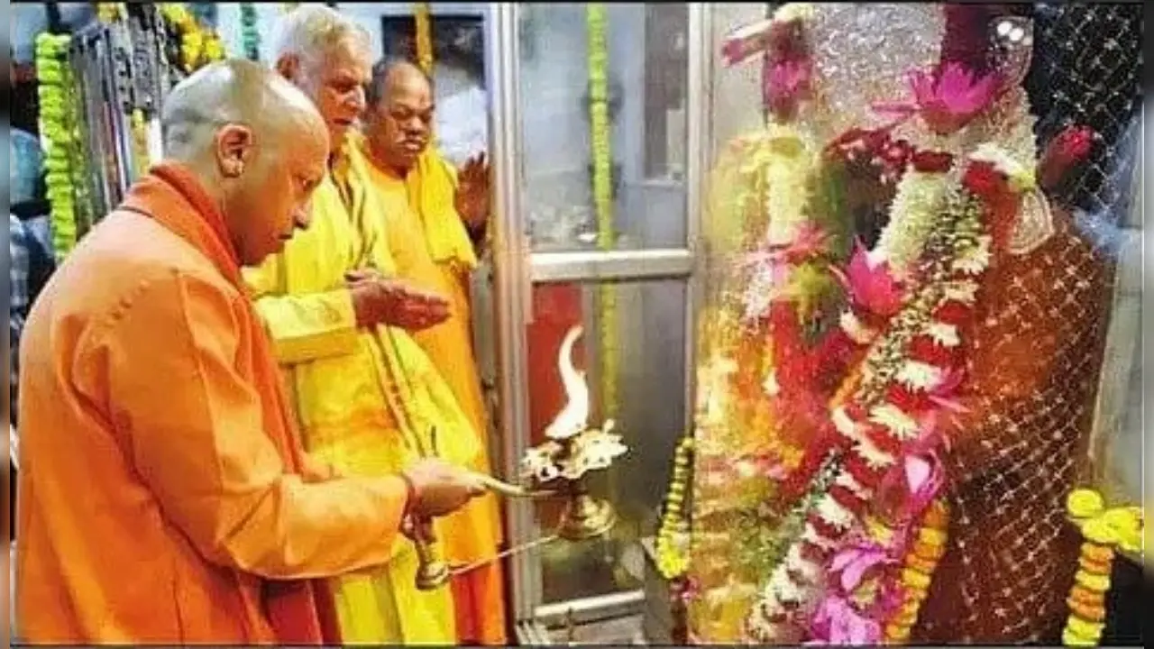 CM योगी ने प्रयागराज के नागवासुकी मंदिर में की पूजा, 13 दिसंबर से पहले कॉरिडोर का कार्य होगा पूरा