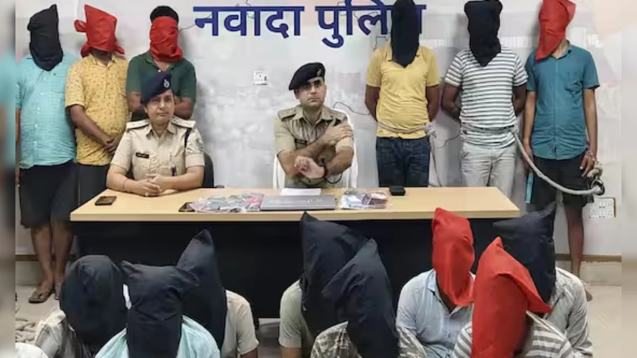 Cyber Crime: नवादा में हुआ बड़े ठगी गिरोह का पर्दाफाश! 16 गिरफ्तार