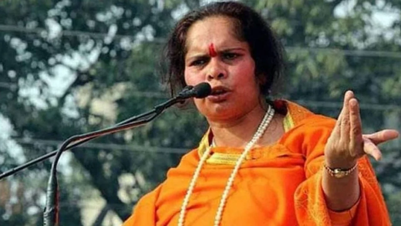 Sadhvi Prachi: साध्वी प्राची का मंदिर में खालिस्तानियों के हमले पर तीखी प्रतिक्रिया, बोली- राष्ट्रवादी लोग कसम खाएं…