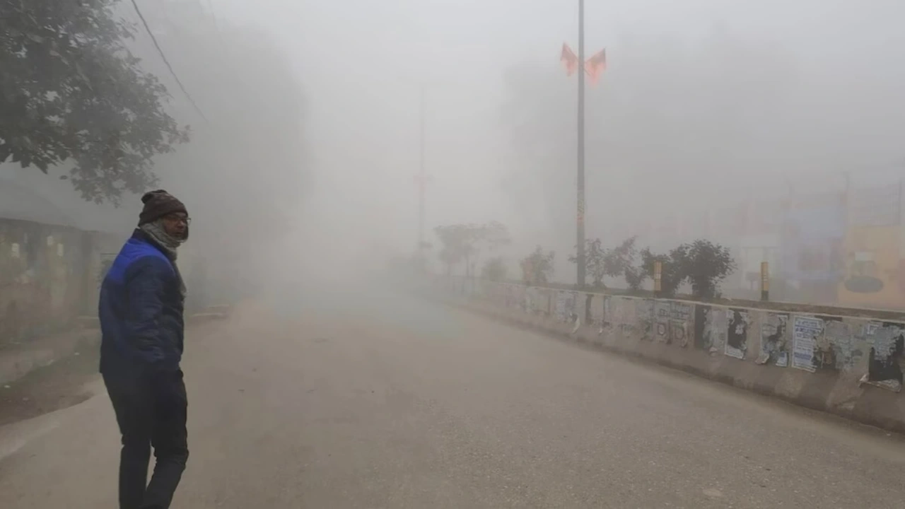 UP Weather: इस दिन से यूपी में पड़ेगी कड़ाके की ठंड, मौसम विभाग में जारी के चेतावनी